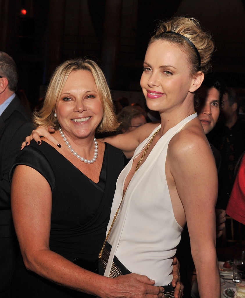Mother: Gerda Theron 