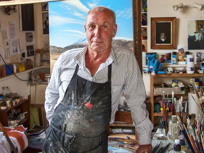 colleague: Grahame Sydney