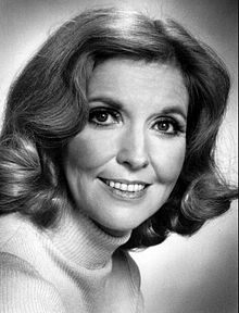 Mother: Anne Meara Stiller 