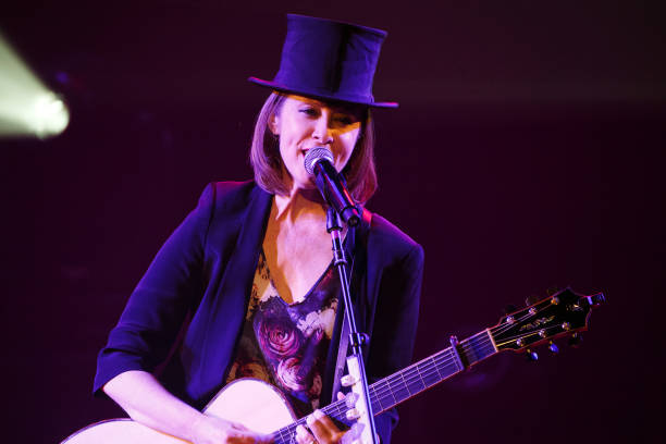 Gallery of Suzanne Vega