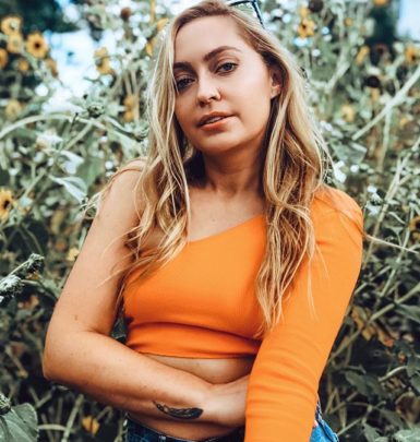 half-sister: Brandi Cyrus