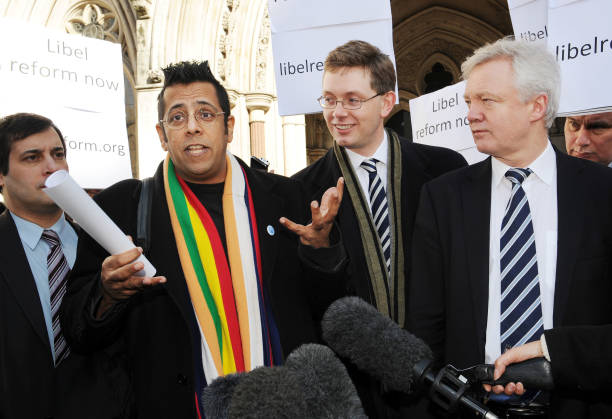 Simon Singh Born September 19 1964 British Director Physicist Presenter Producer Author World Biographical Encyclopedia
