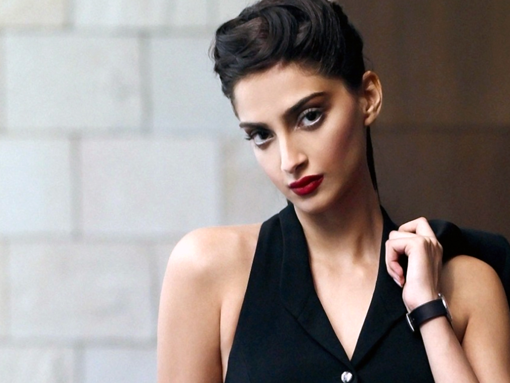 colleague: Sonam Kapoor 