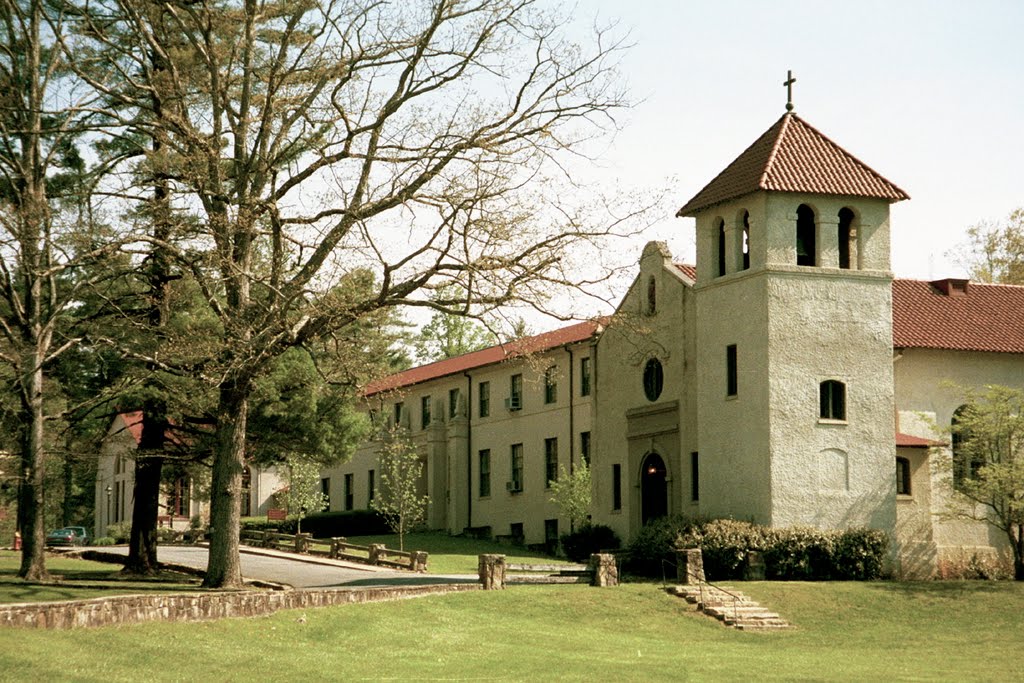 Education period of Max Gladstone in St. Andrew\'s-Sewanee School