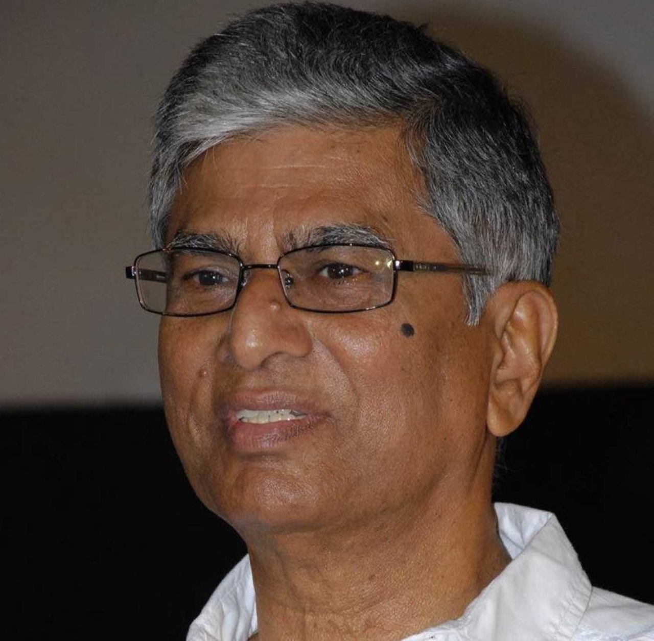 Uncle: S. A. Chandrasekhar