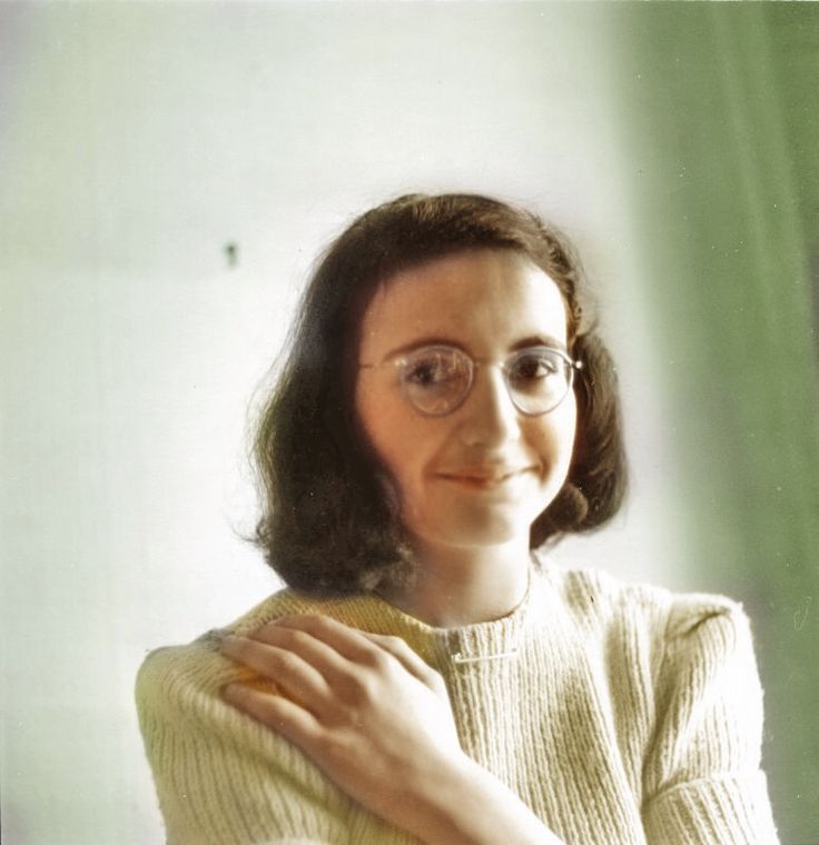 Sister: Margot Betti Frank 