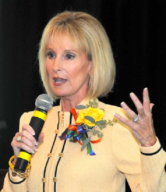 Mother: Linda Gayle Armstrong 