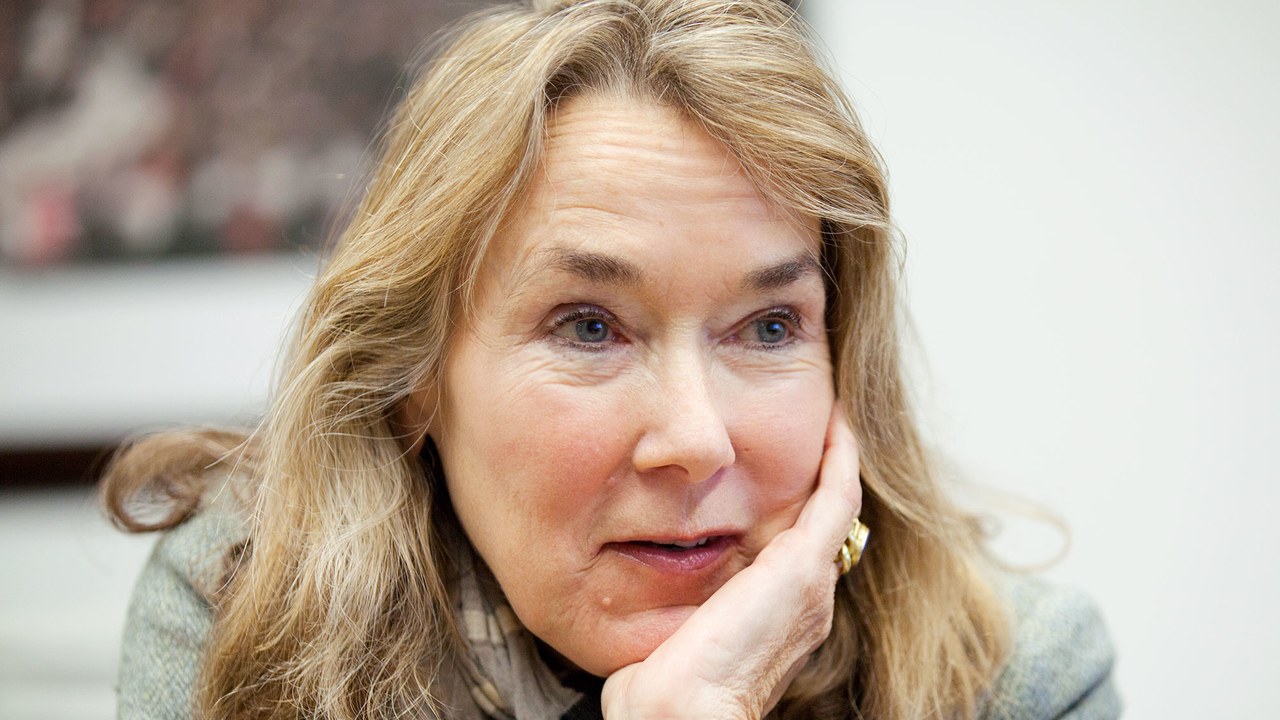 Wife: Leslie Cockburn
