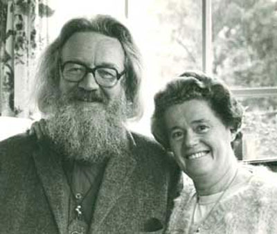 Wife: Sylvia Skelton