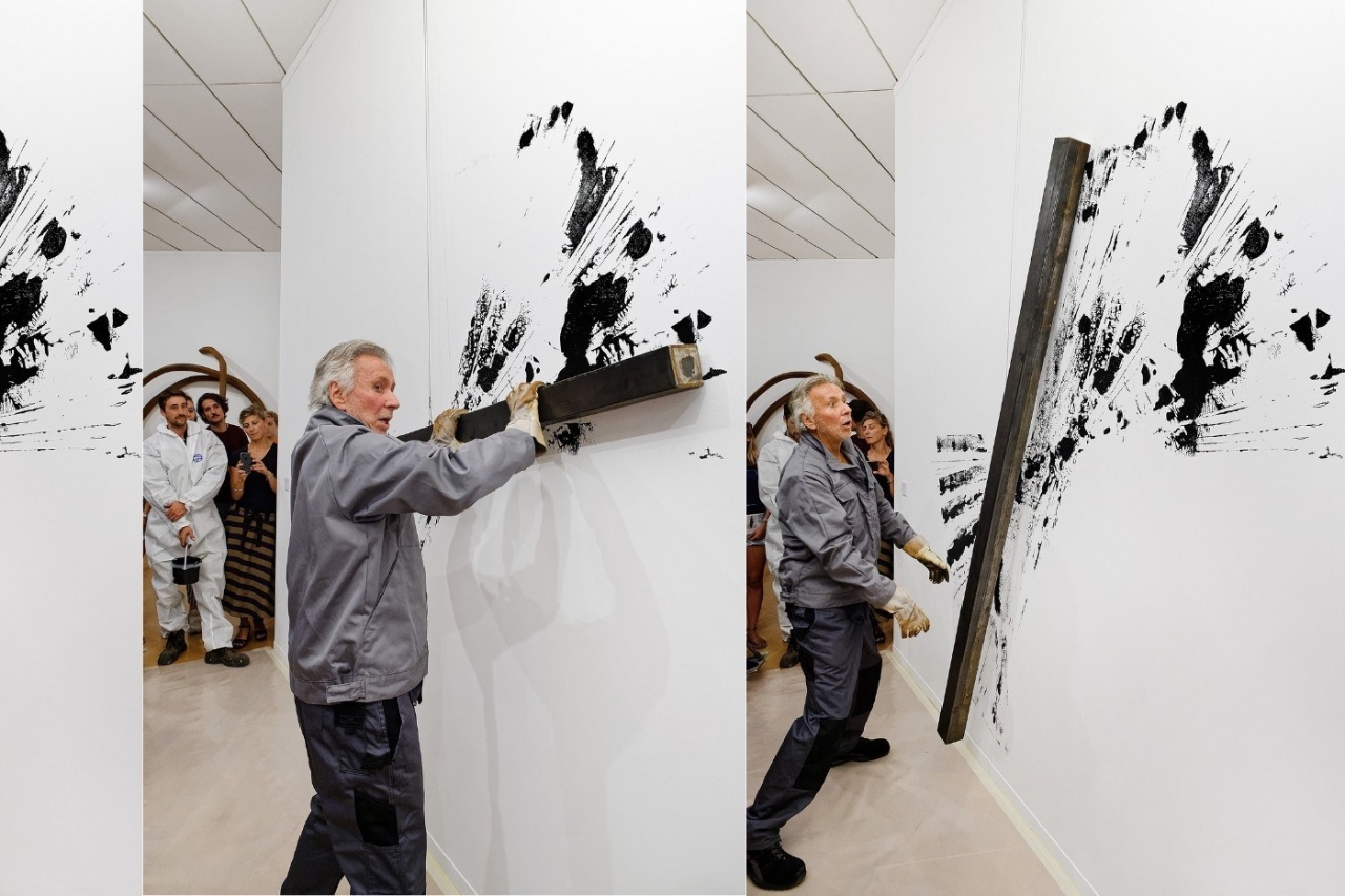 Gallery of Bernar Venet