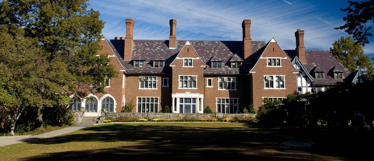 Education period of Christine Benvenuto in Sarah Lawrence College