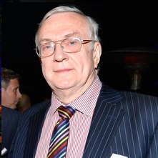 Father: Colin Cavill
