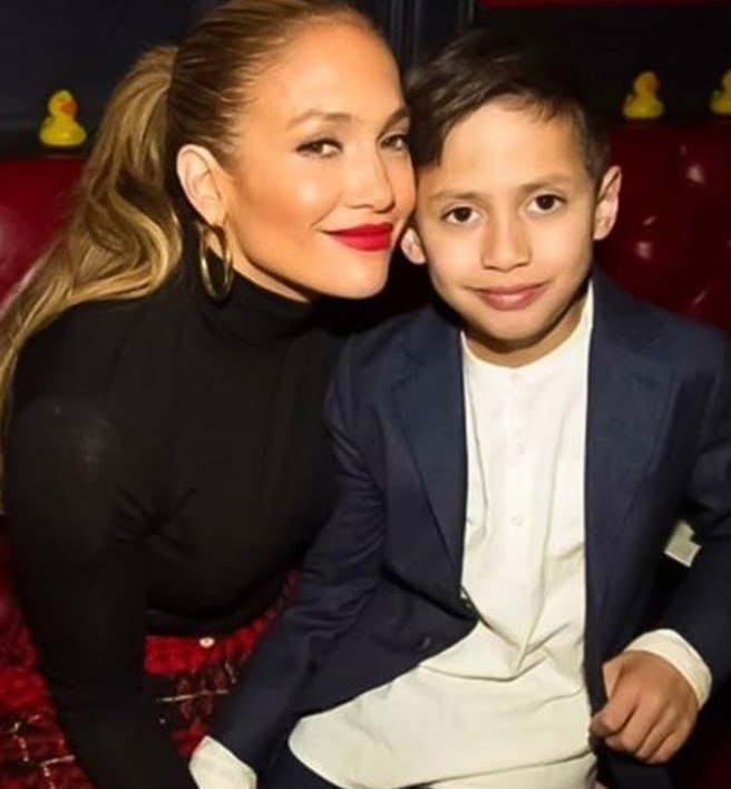 Son: Maximilian David Muñiz
