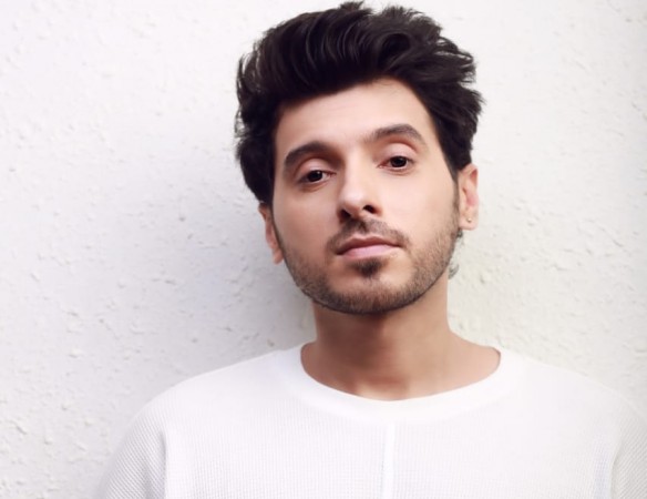 colleague: Divyendu Sharma