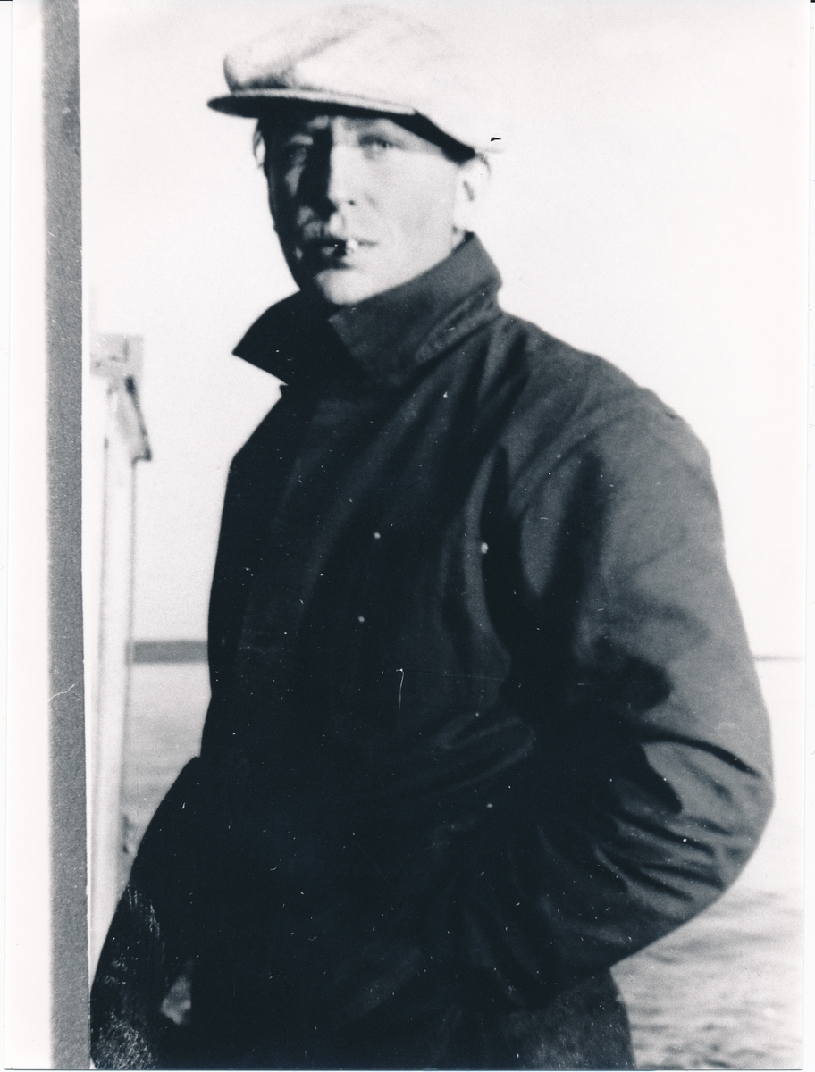 Gallery of Nordahl Grieg