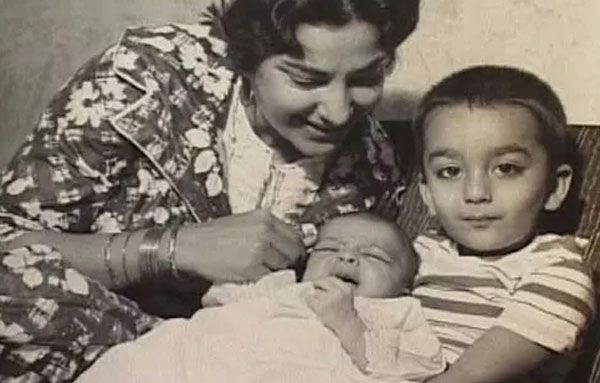 Education period of Sanjay Dutt in The Lawrence School