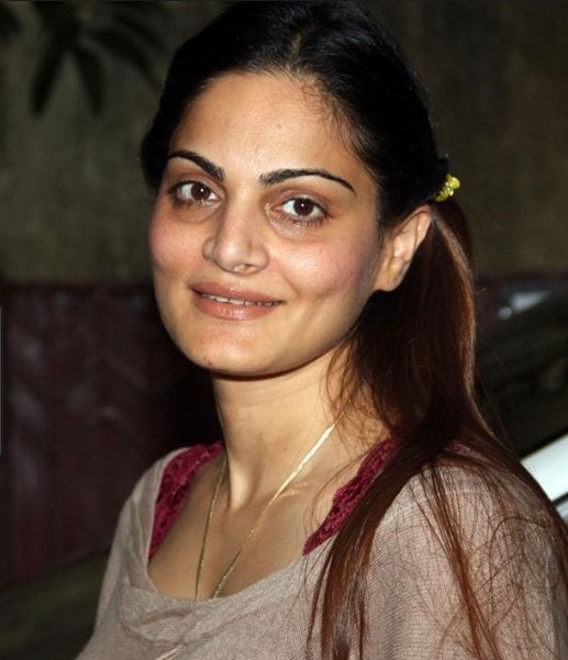 Sister: Alvira Khan