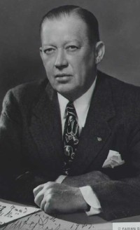 Leland MacPhail