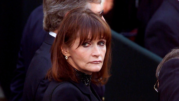 Wife: Margot Kidder