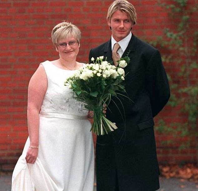 Sister: Lynne Georgina Beckham