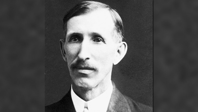 Father: Elias Disney 