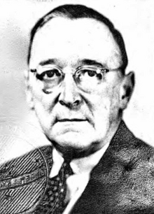 stepfather: Hugh D. Auchincloss