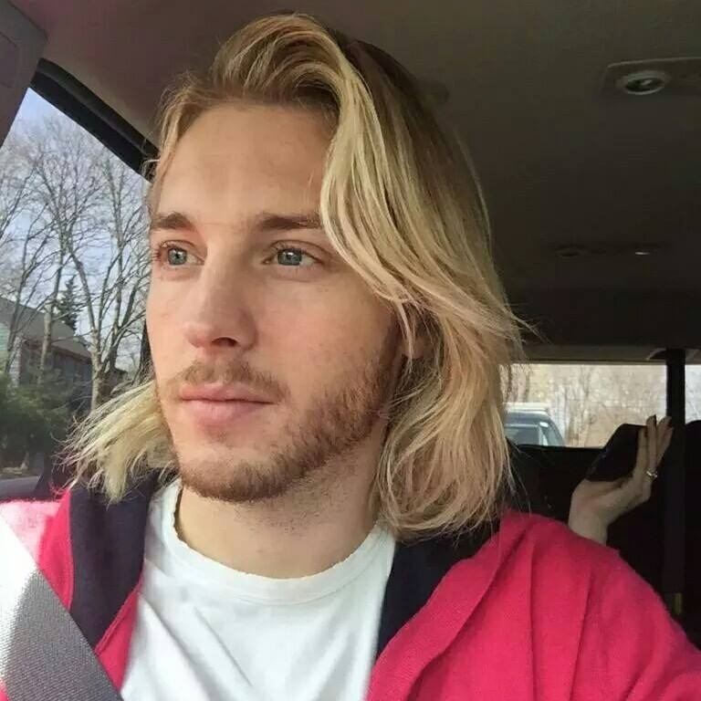 Brother: Trevor Moretz