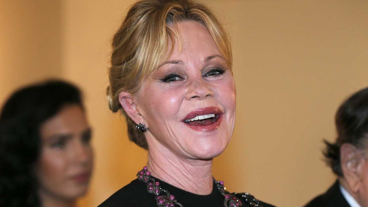 Mother: Melanie Griffith 