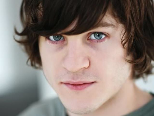 Gallery of Iwan Rheon