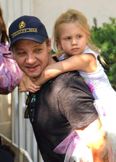 Daughter: Ava Berlin Renner