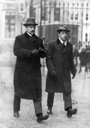 colleague: Anton Willem Nieuwenhuis