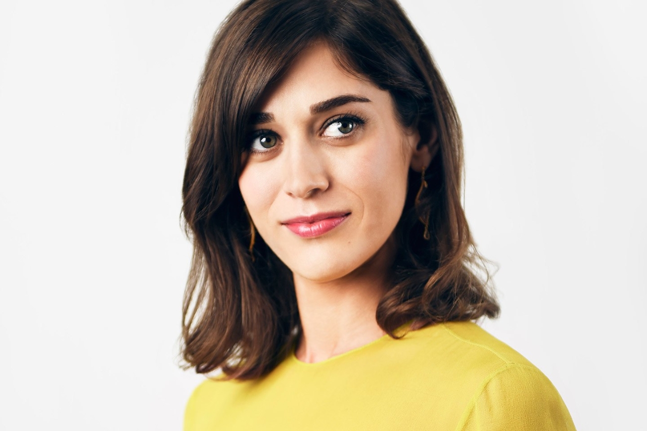 ex-girlfriend: Lizzy Caplan