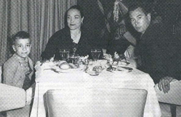 Wife: Mimi Norton 