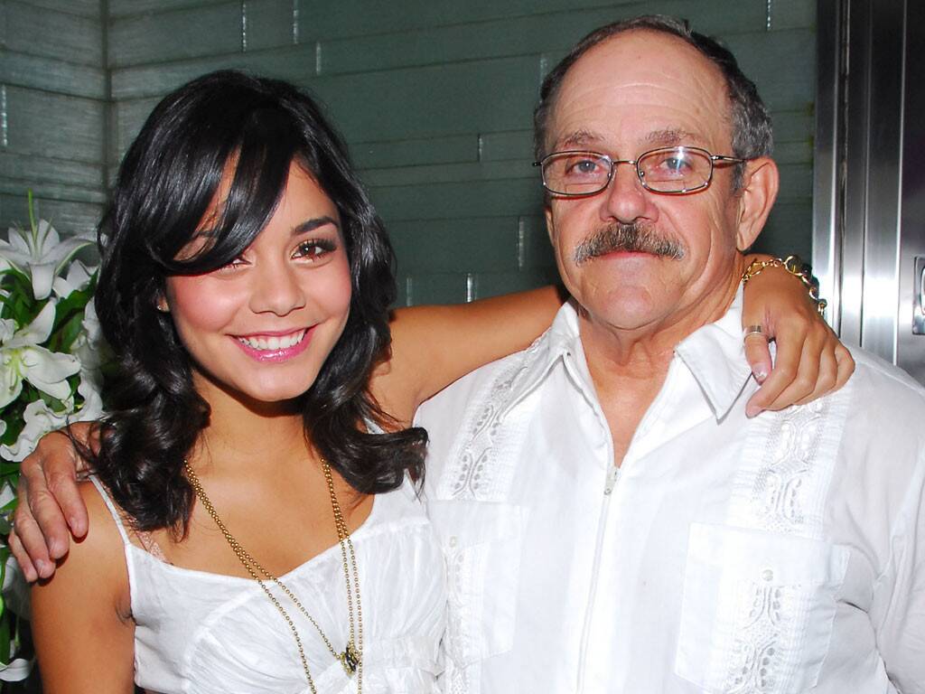 Father: Greg Hudgens