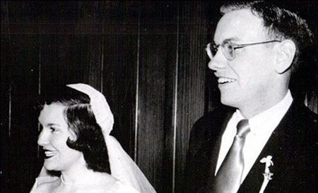 Mother: Susan (Thompson) Buffett