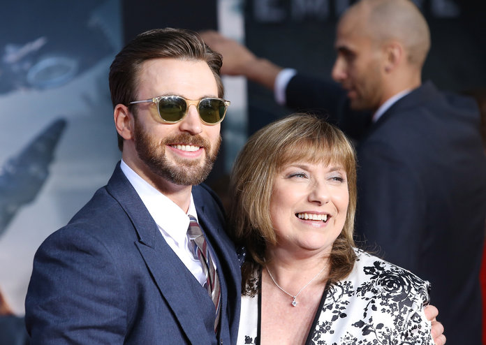 Mother: Lisa Evans