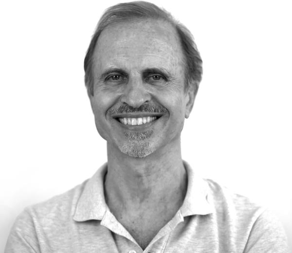 husband: Robert Villanua 