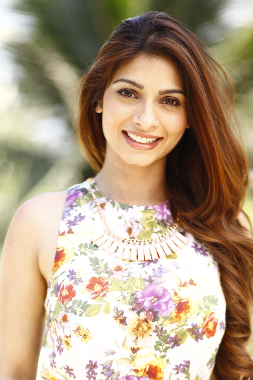 Cousin: Tanisha Mukerji