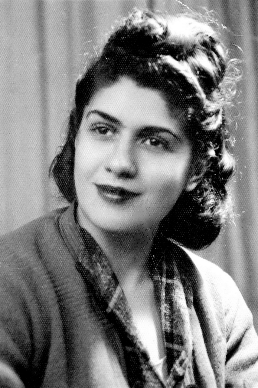 Mother: Arghira-Elena (Mangoianu) Laurescu