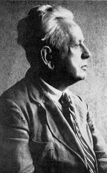 Great-uncle: Ernst Cassirer