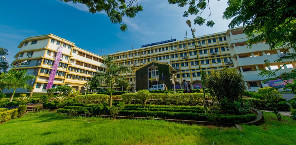 Education period of Rakshit Shetty in Nitte Mahalinga Adyanthaya Memorial Institute of Technology