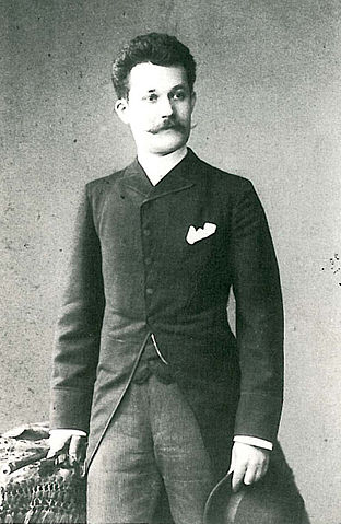 Father: Alex Tucholsky