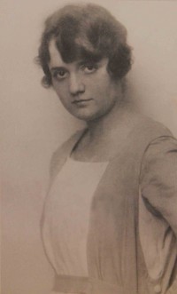 Sister: Ellen Tucholsky 