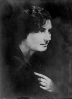 Sister: Marian Powys