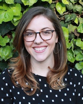 Sister: Ariel Hirsch