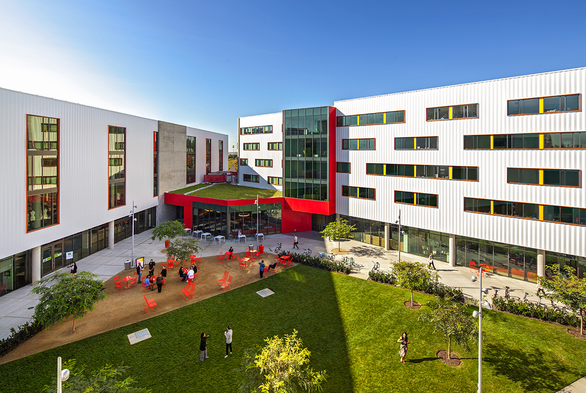 Education period of Alison Saar in Otis College of Art and Design