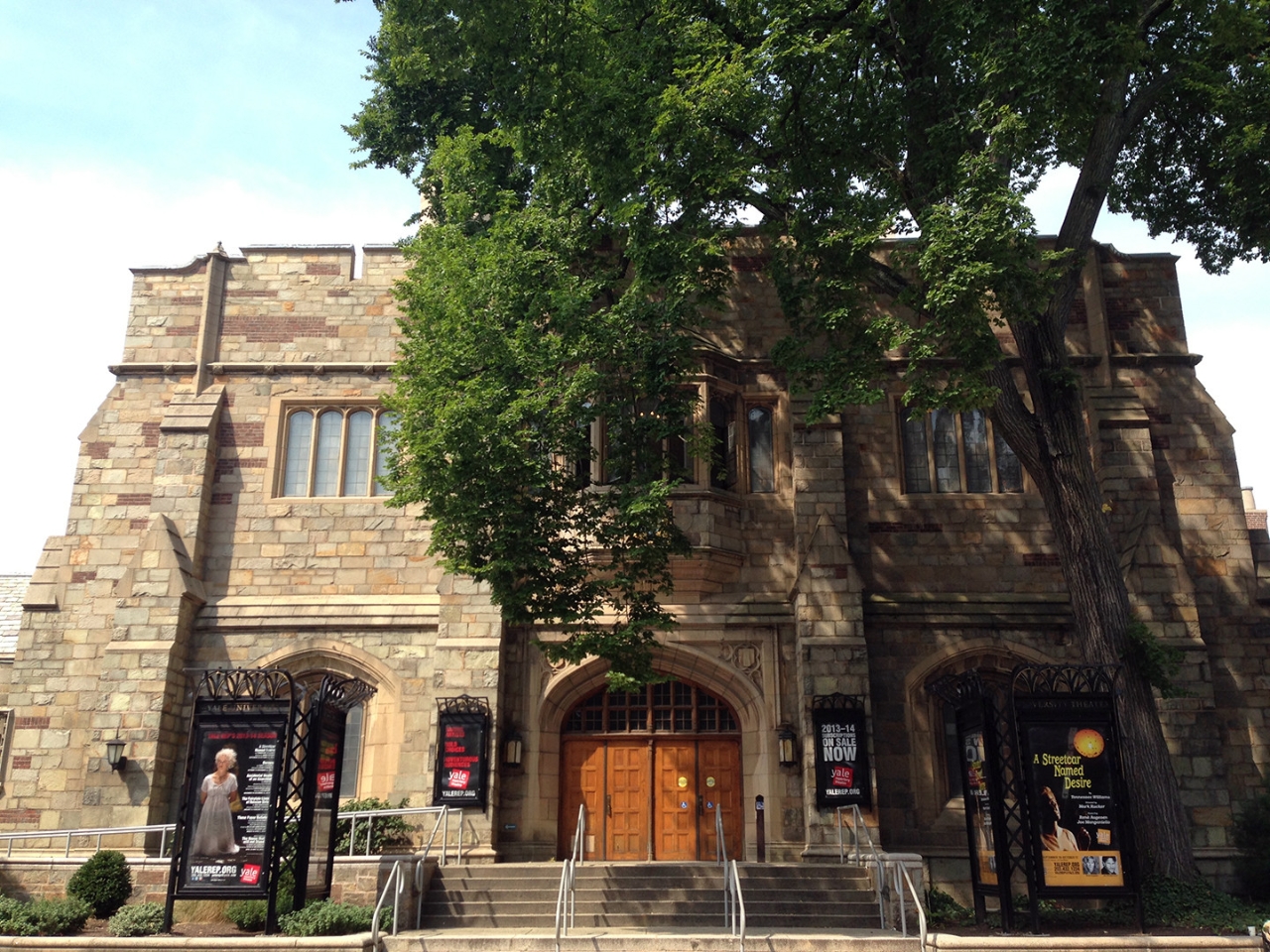 Education period of Paul Newman in Yale School of Drama