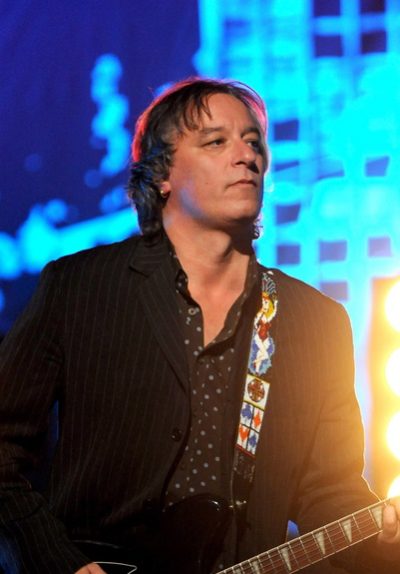 colleague: Peter Buck 