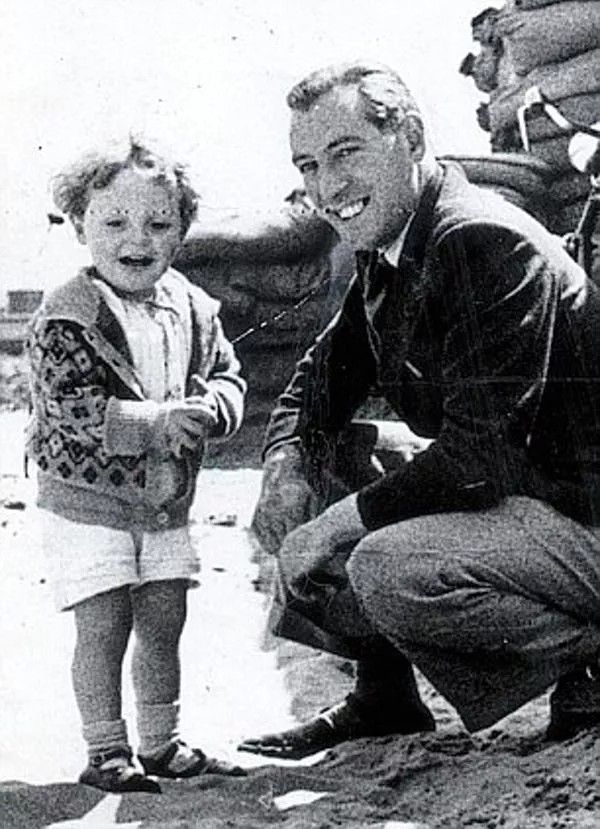 Father: Richard Arthur Hopkins
