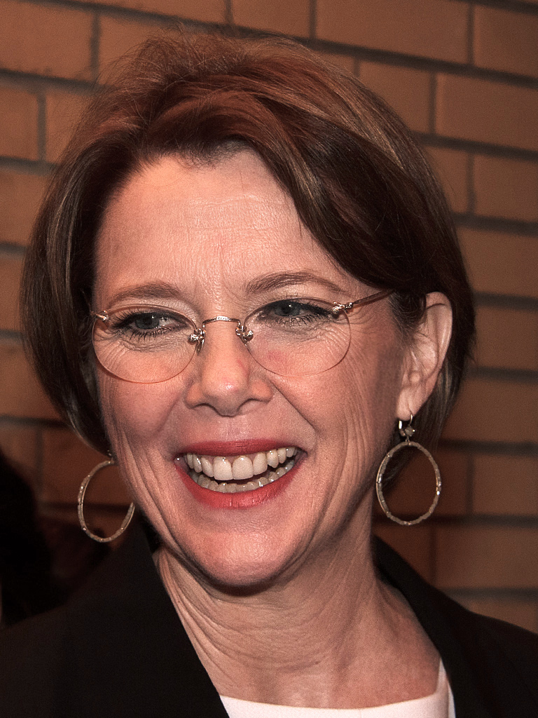 Wife: Annette Bening